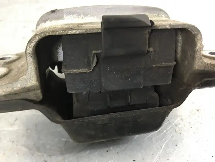 Audi A3/S3 8P (2004 - 2008) 1K0199555 Опора двигателя — фото 2