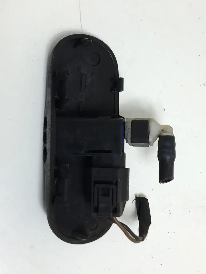 Audi A3/S3 8P (2004 - 2008) 8P0955987E Форсунка омывателя лобового стекла — фото 2