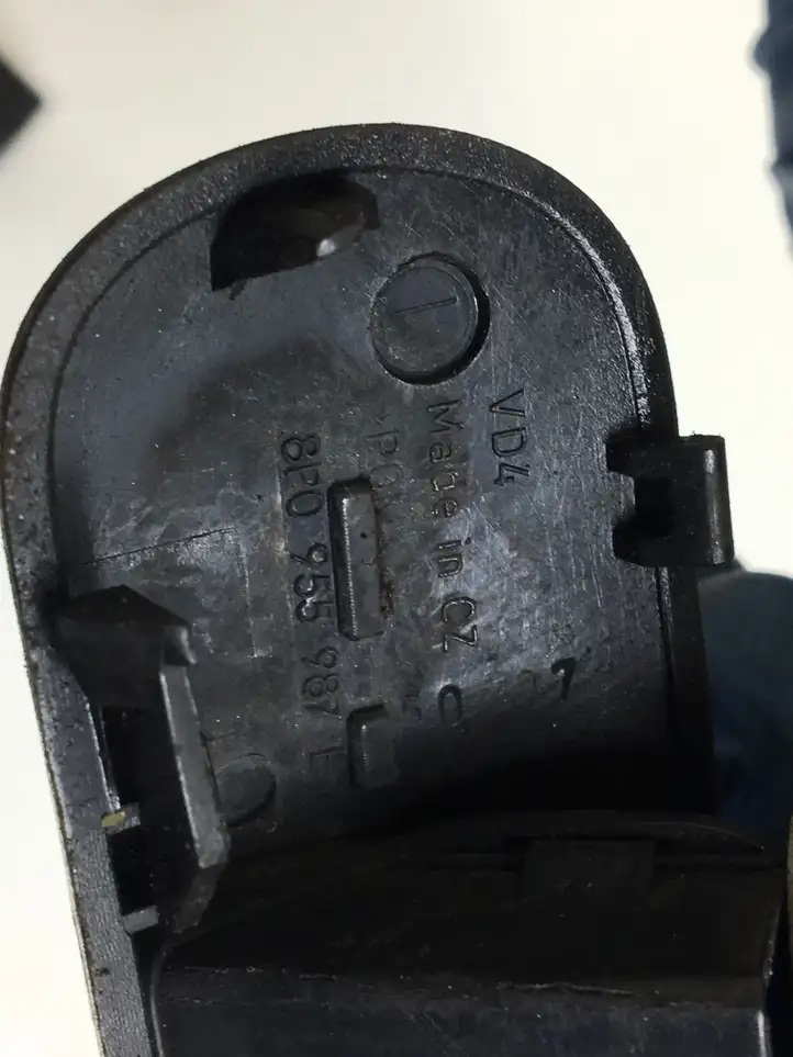 Audi A3/S3 8P (2004 - 2008) 8P0955987E Форсунка омывателя лобового стекла — фото 3