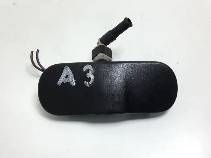 Audi A3/S3 8P (2004 - 2008) 8P0955988E Форсунка омывателя лобового стекла — фото 1