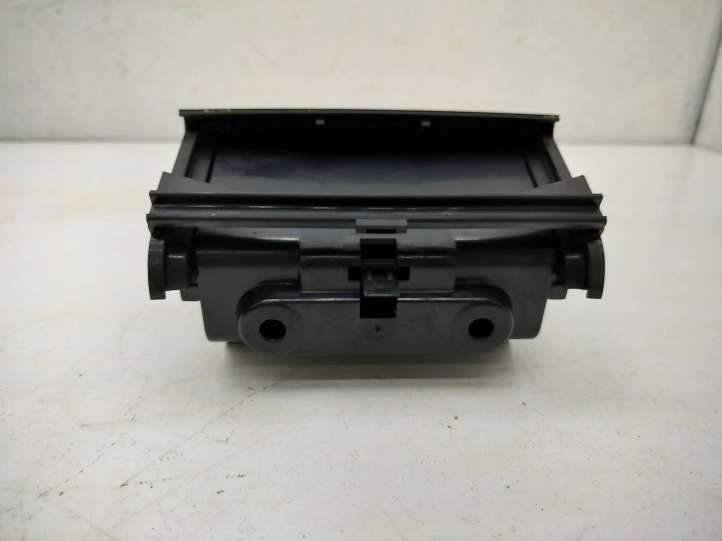 BMW 3 E46 (1998 - 2005)  8225986 Задняя пепельница