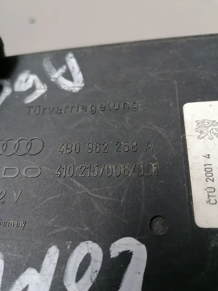 Audi A6 S6 C5 4B (2001 - 2004) 4B0962258A Модуль комфорта — фото 2
