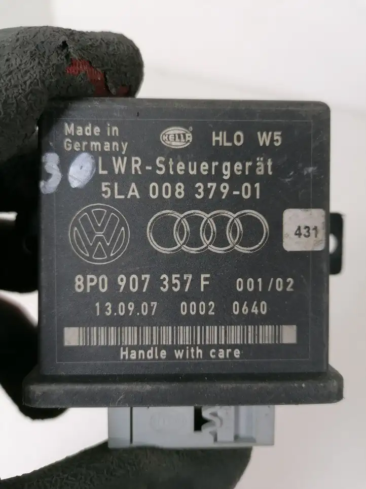 Audi A6 S6 C5 4B (2001 - 2004) 5LA008379 Блок управления светом — фото 2