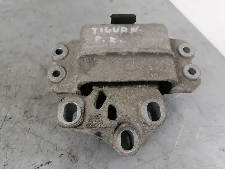 Volkswagen Tiguan (2007 - 2011) 5N0199555 Опора двигателя — фото 1