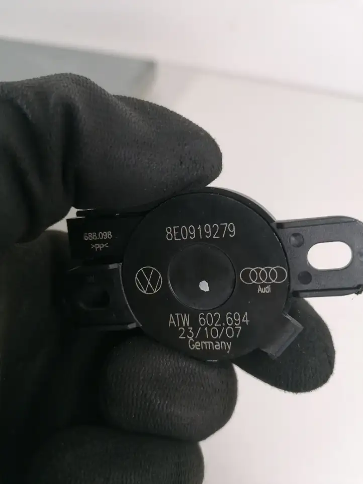 Audi Q7 4L (2005 - 2009) 8E0919279 Динамик парктроника (PDC) — фото 2