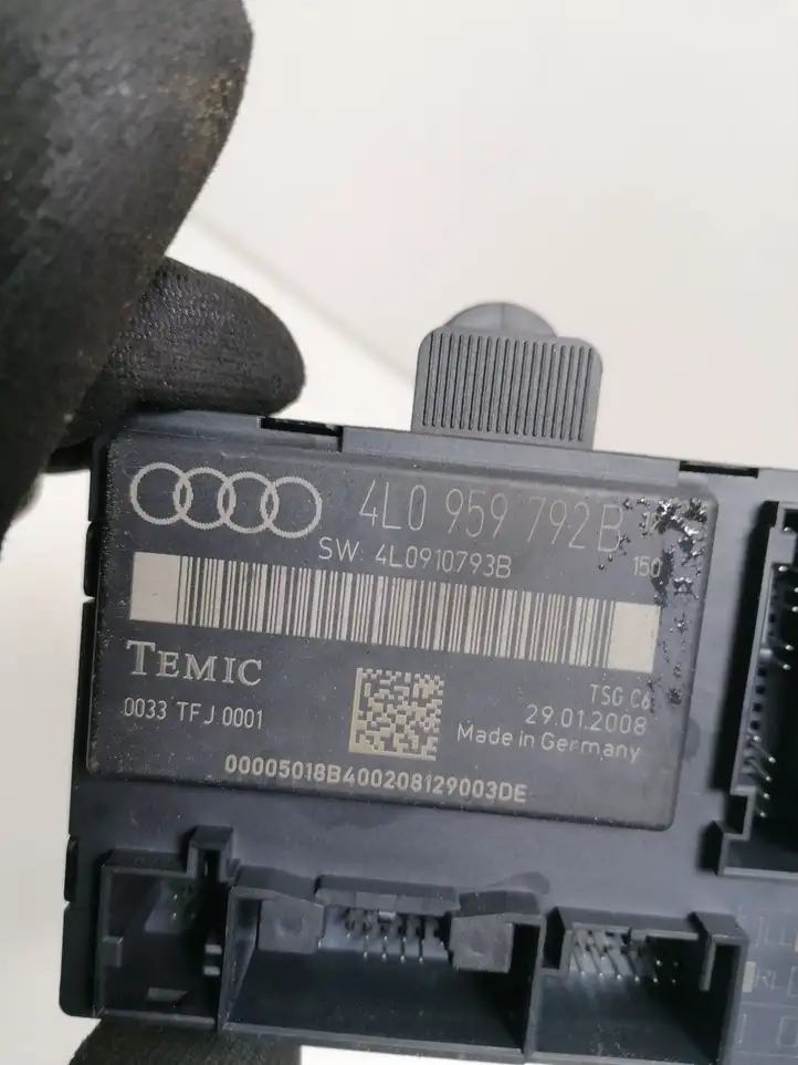 Audi Q7 4L (2005 - 2009) 4L0959792B Блок управления дверью — фото 2