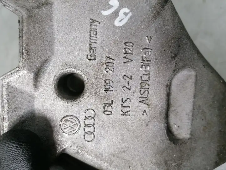 Volkswagen PASSAT B6 (2005 - 2010) 03L199207 Кронштейн двигателя — фото 3