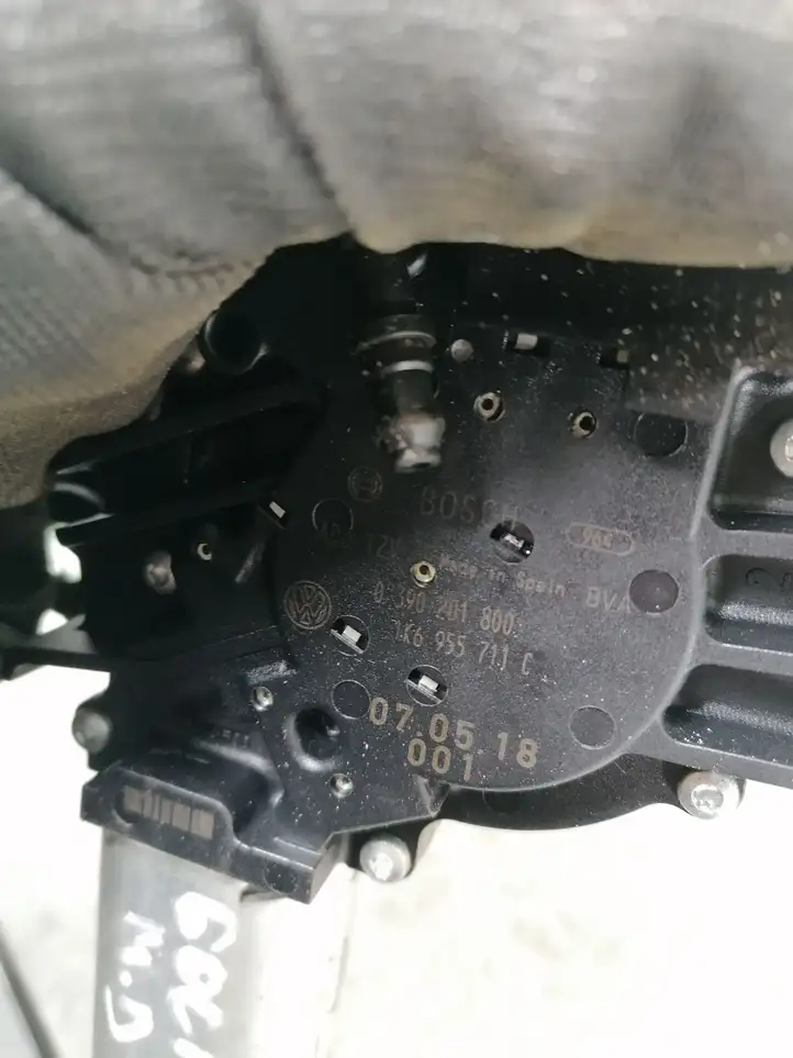 Volkswagen Golf Plus (2004 - 2008) 1K6955711C Двигатель стеклоочистителя заднего стекла — фото 2