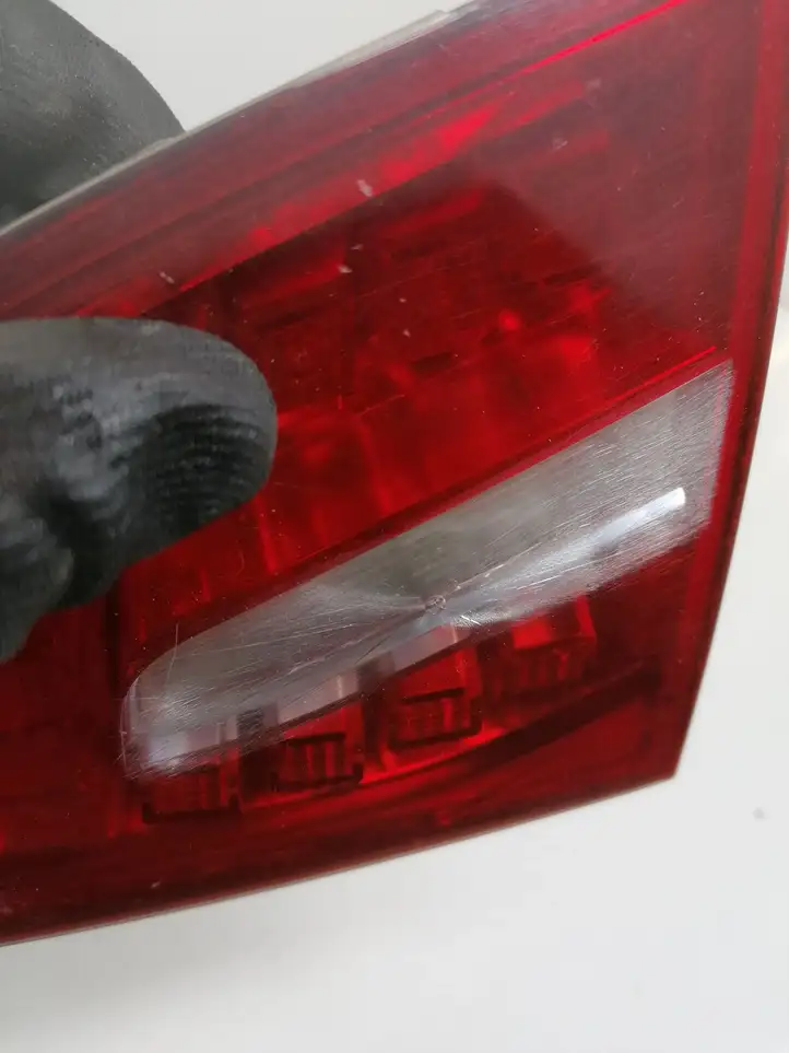 Audi A6 S6 C6 4F (2008 - 2011) 4F5945094E Задний фонарь в крышке багажника — фото 2