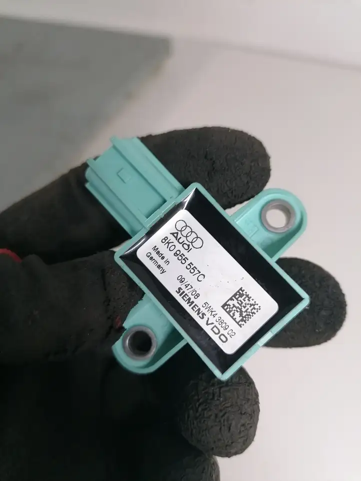 Audi A4 S4 B8 8K (2007 - 2011) 8K0955557C Датчик удара SRS — фото 2
