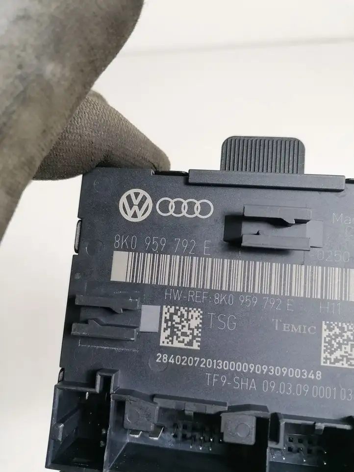 Audi A5 8T 8F (2007 - 2011) 8K0959792E Блок управления дверью — фото 2