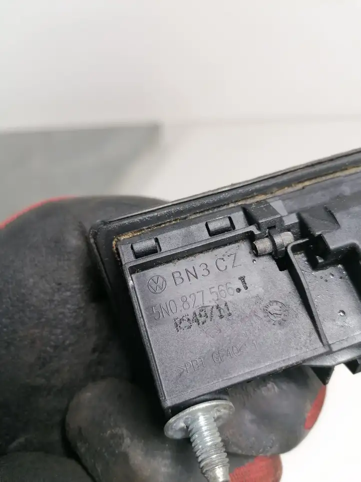 Volkswagen PASSAT B7 (2011 - 2014) 5N0827566T Кнопка закрытия крышки багажника — фото 3