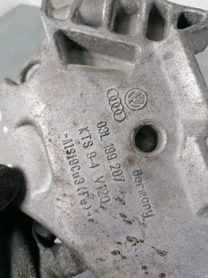 Volkswagen PASSAT CC (2008 - 2012) 03L199207 Кронштейн двигателя — фото 2
