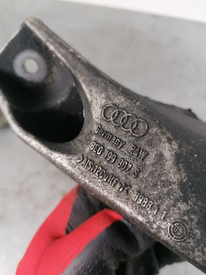 Audi A4 S4 B7 8E 8H (2004 - 2009) 8E0199307S Кронштейн двигателя — фото 3