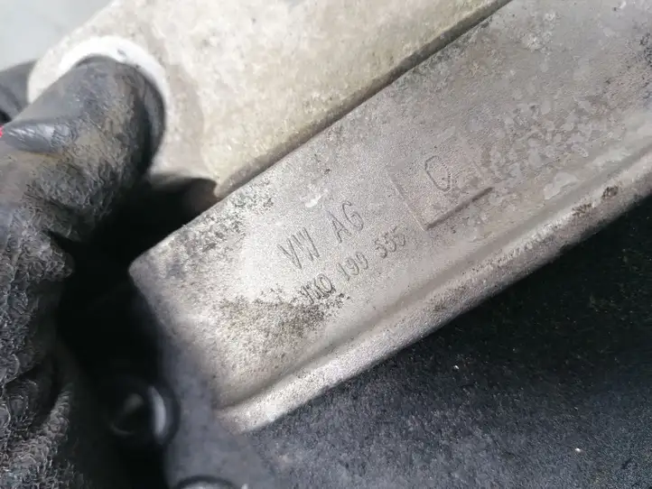 Volkswagen Touran I (2003 - 2010) 1K0199555Q Опора двигателя — фото 3