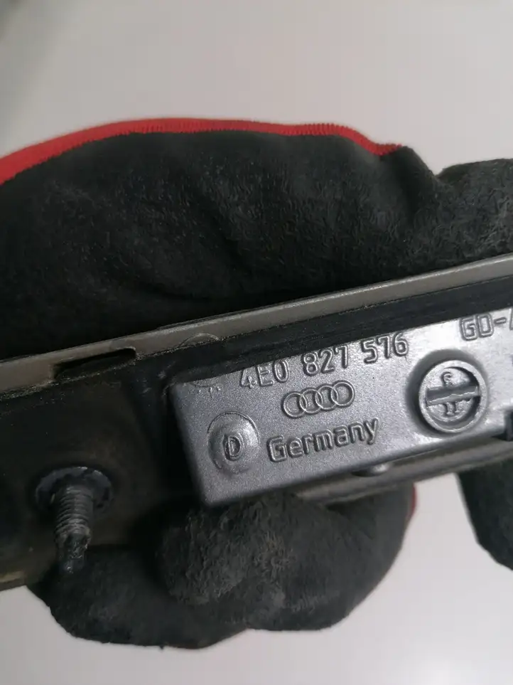 Audi A8 S8 D3 4E (2005 - 2007) 4E0827576 Подсветка номера — фото 2