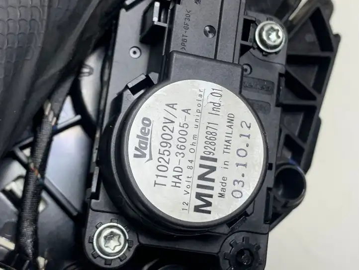 Mini Cooper Countryman R60 (2010 - 2016) 9286871 Двигатель задвижки потока воздуха — фото 2