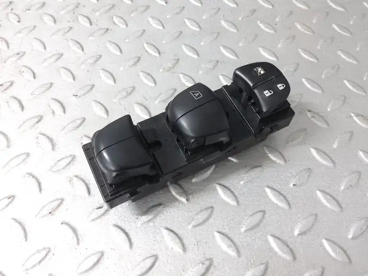 Nissan Pulsar (2014 - 2018) 254013ZL1A Блок кнопок стеклоподъемников — фото 1