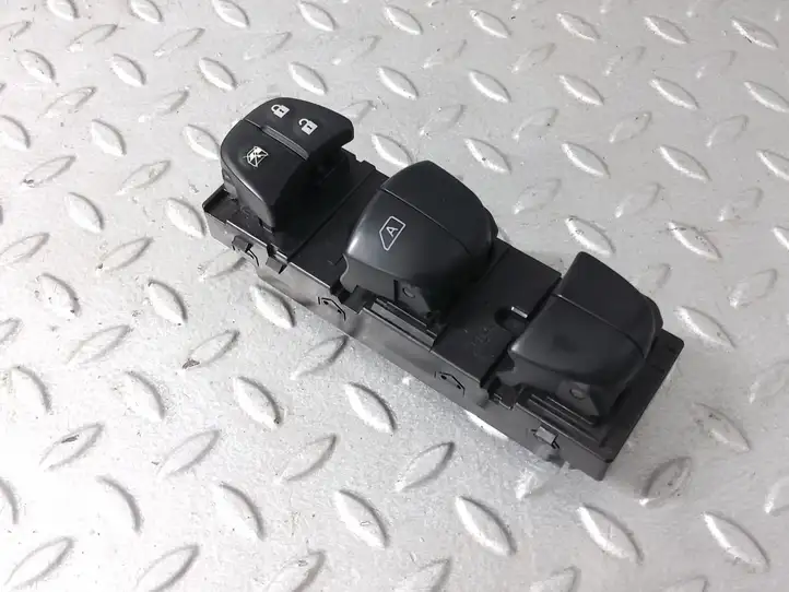 Nissan Pulsar (2014 - 2018) 254013ZL1A Блок кнопок стеклоподъемников — фото 3