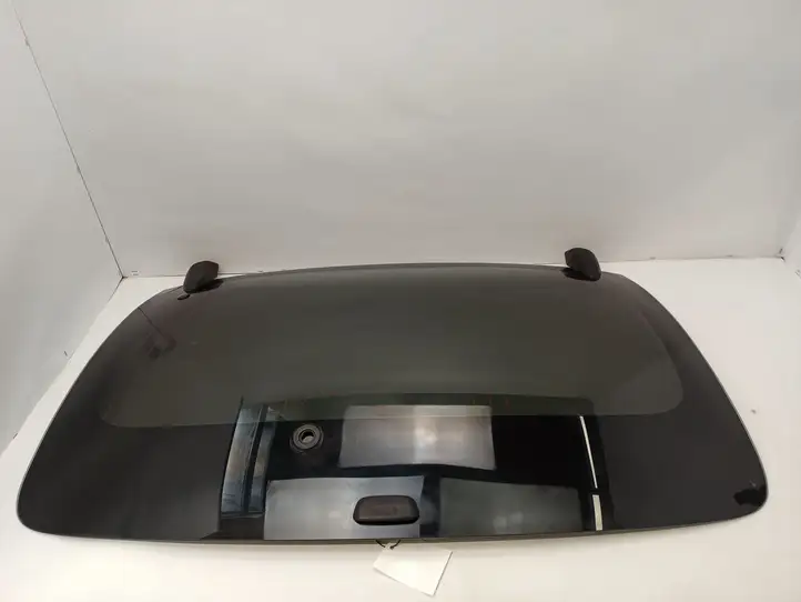 Peugeot 107 (2005 - 2008) Открывающееся стекло крышки багажника — фото 1