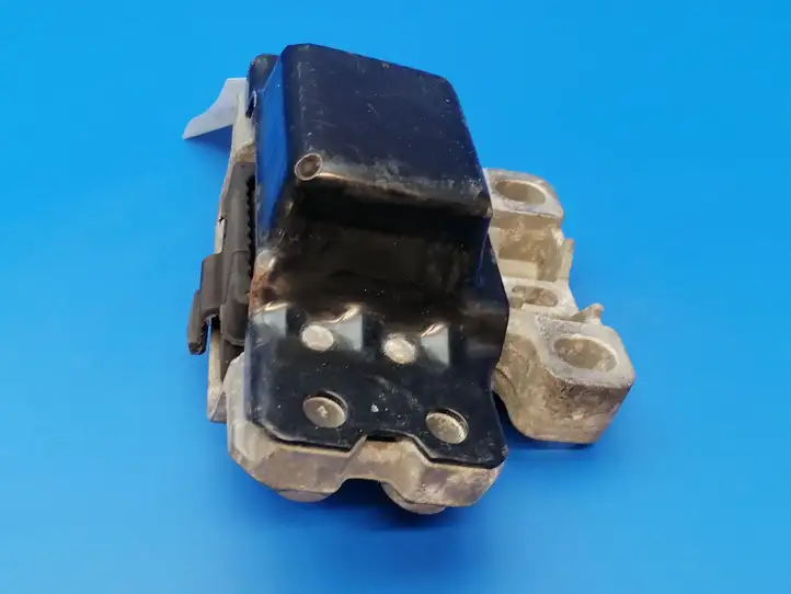 Audi A3/S3 8L (2000 - 2003) 1K0199555 Опора двигателя — фото 6