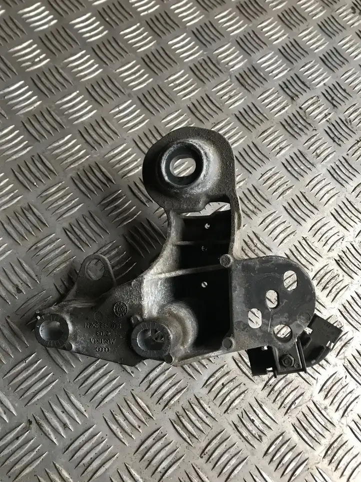 Audi A4 S4 B8 8K (2007 - 2011) 8E0199352N Кронштейн двигателя — фото 1