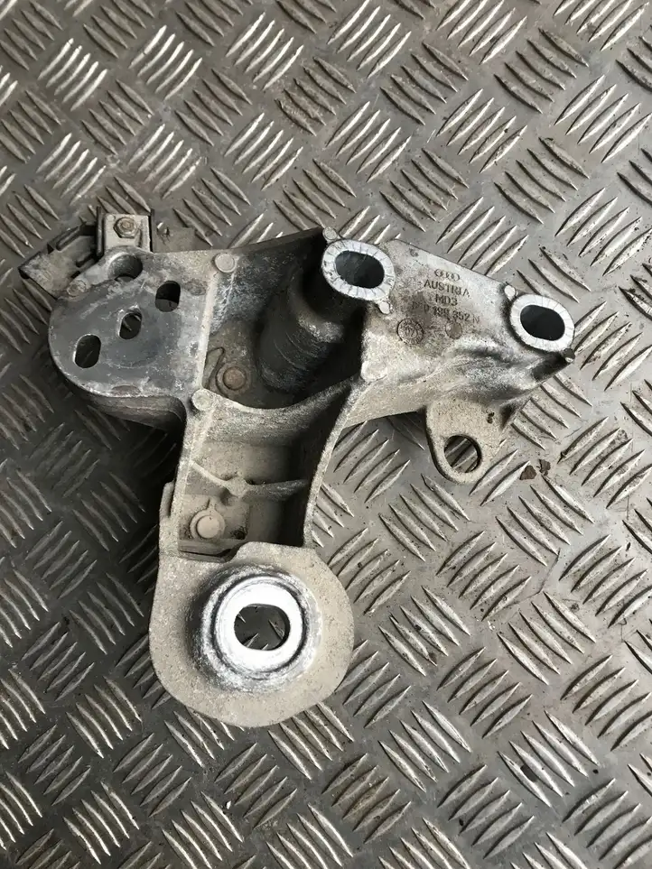 Audi A4 S4 B8 8K (2007 - 2011) 8E0199352N Кронштейн двигателя — фото 4