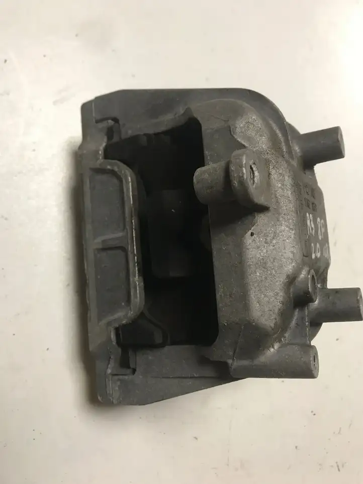 Audi A3/S3 8P (2008 - 2013) 1K0199262CB Опора двигателя — фото 3