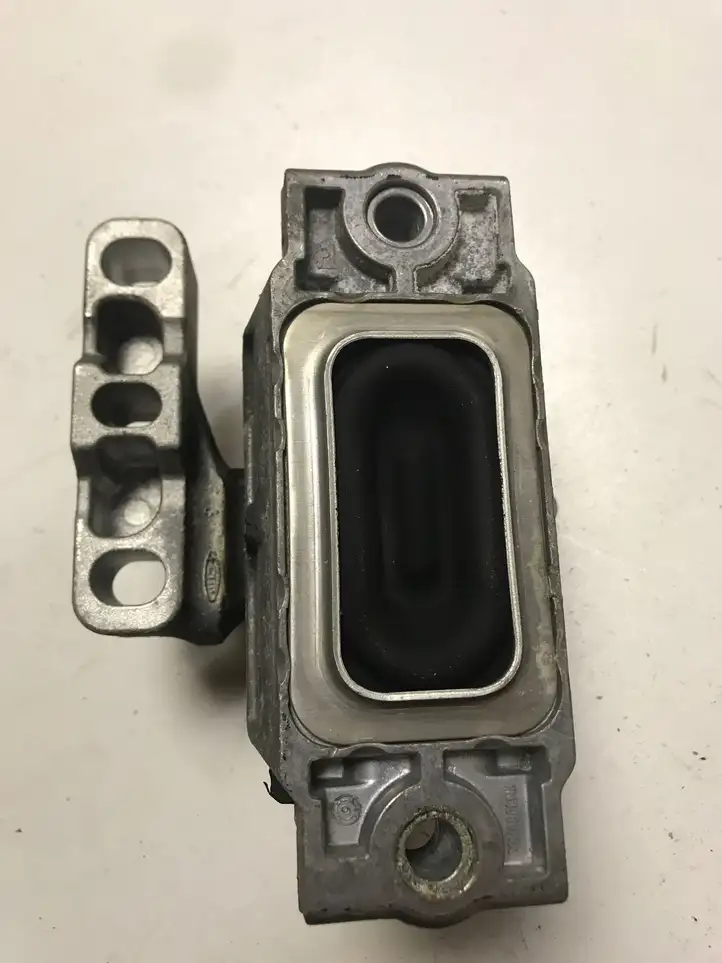 Audi A3/S3 8P (2008 - 2013) 1K0199262CB Опора двигателя — фото 5
