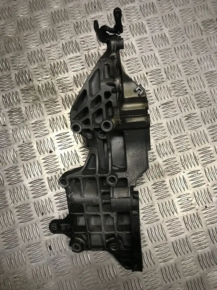 Audi A3/S3 8P (2008 - 2013) 03L903143D Кронштейн генератора — фото 4