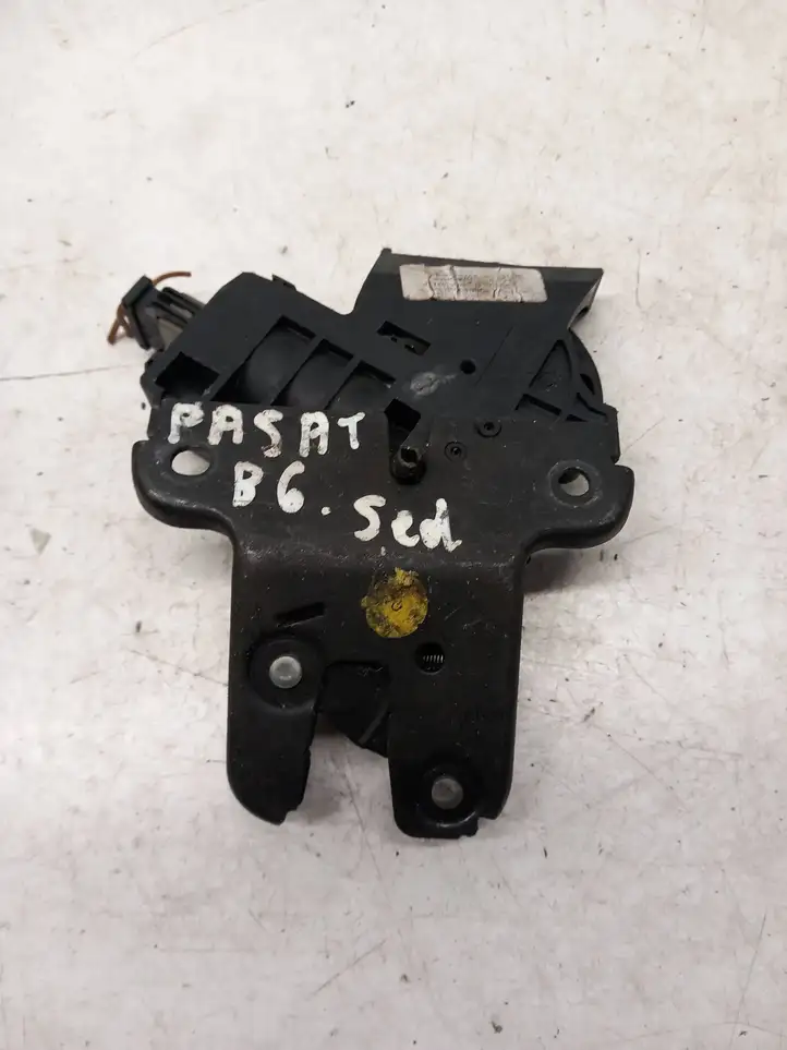 Volkswagen PASSAT B6 (2005 - 2010) 0509428037 Замок крышки багажника — фото 4