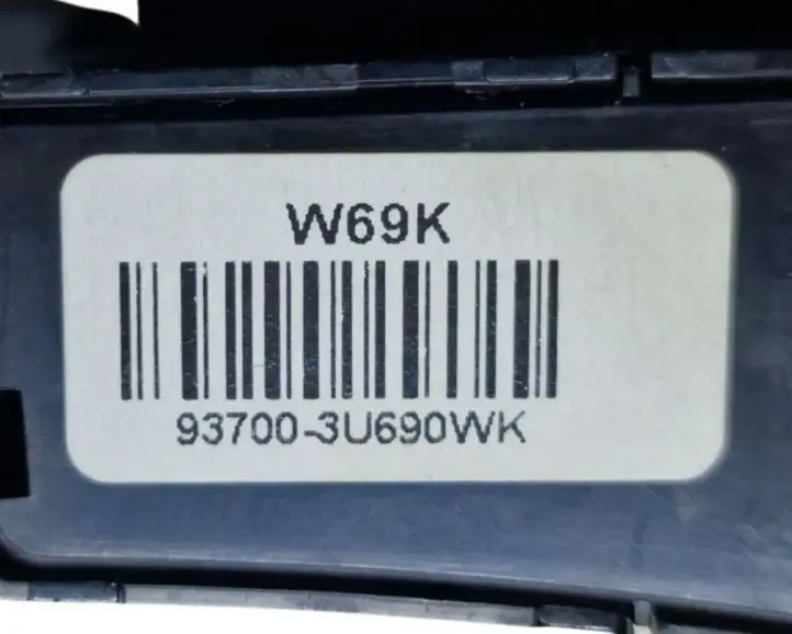 (2011 - 2016) 937003U690WK Другие включатели / ручки/ переключатели — фото 6