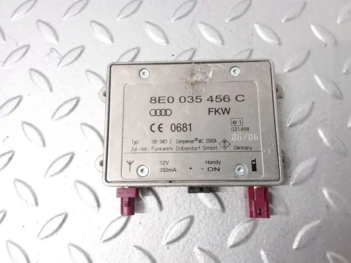 Audi A6 S6 C6 4F (2004 - 2008) 8E0035456C Усилитель антенны — фото 3