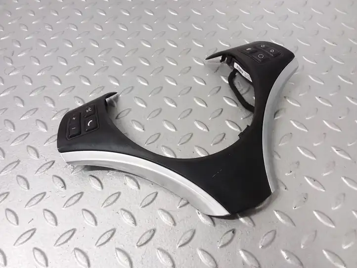BMW 1 E81 E87 (2004 - 2011) 6769894 Кнопки на рулевом колесе — фото 1