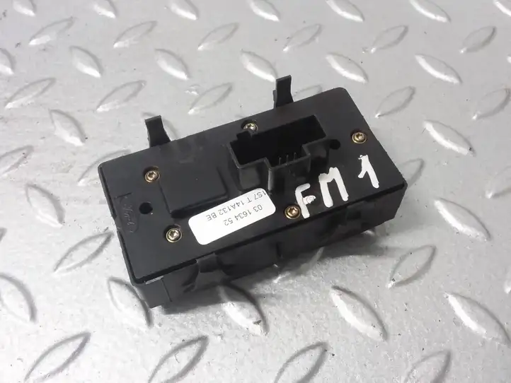 Ford Mondeo Mk III (2000 - 2007) 1S7T14A132BE Блок кнопок стеклоподъемников — фото 5