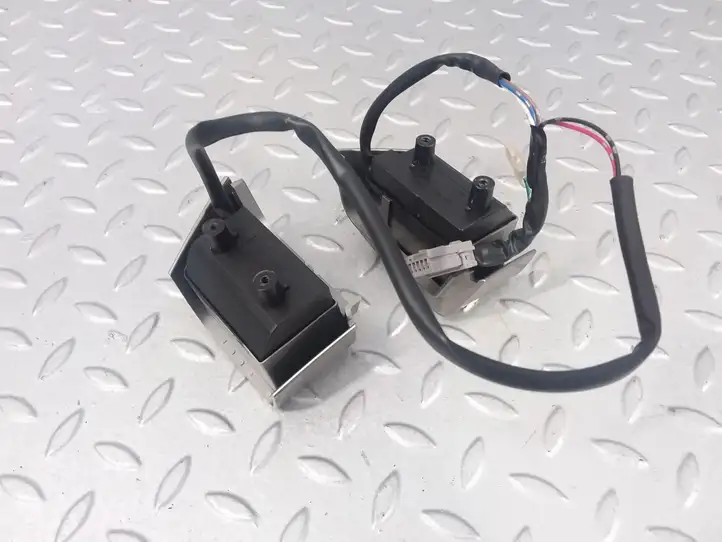 Nissan Tiida C11 (2004 - 2011) 25550EM01A Кнопки на рулевом колесе — фото 3