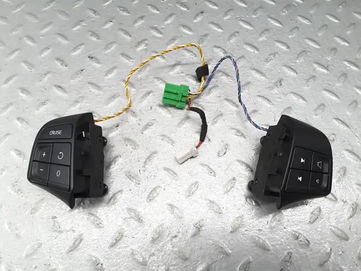 Volvo XC60 (2013 - 2017) 31264954 Кнопки на рулевом колесе — фото 3