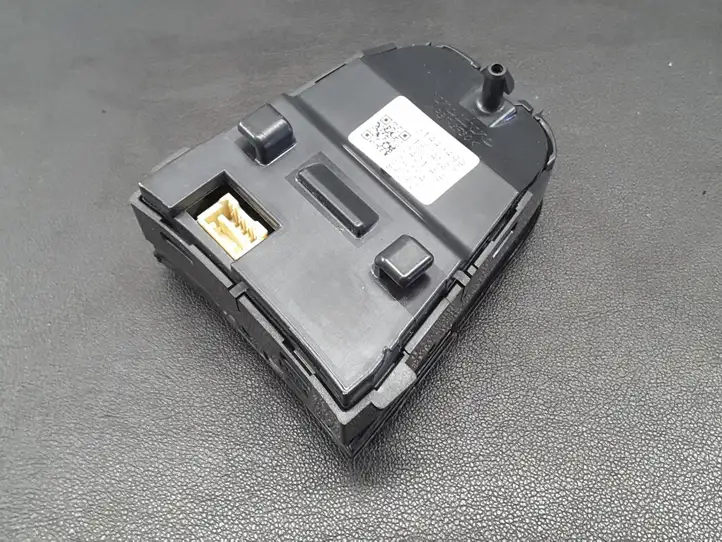 Volvo XC90 (2014 - 2019) 31443499 Кнопки на рулевом колесе — фото 3