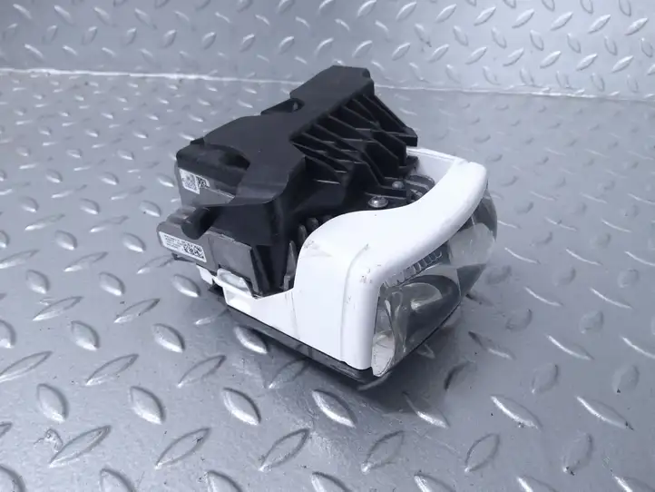 Renault Megane III (2009 - 2016) 90021661 Запчасти передней фары — фото 7