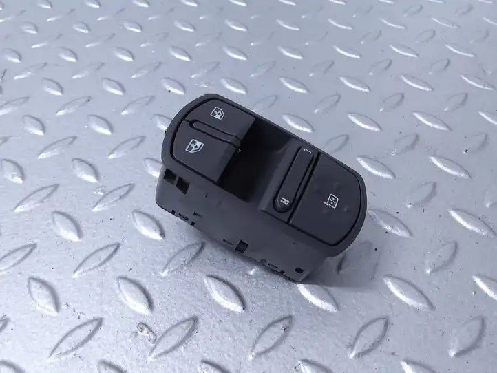 Opel Corsa D (2010 - 2014) 13258521 Блок кнопок стеклоподъемников — фото 1