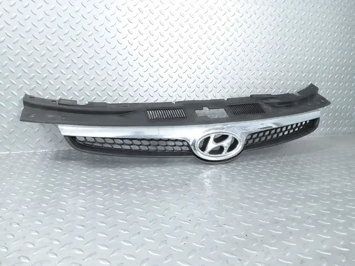 Hyundai i30 (2007 - 2012) 863512L000 Верхняя решетка радиатора — фото 1