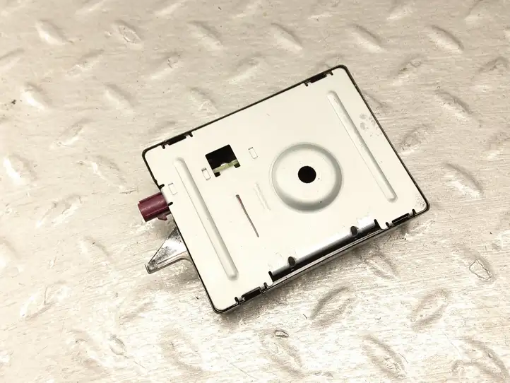 BMW 3 F30 F35 F31 (2012 - 2018) 9230911 Усилитель антенны — фото 5