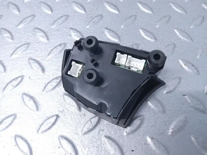 Volvo V50 (2004 - 2008) 8682867 Кнопки на рулевом колесе — фото 5