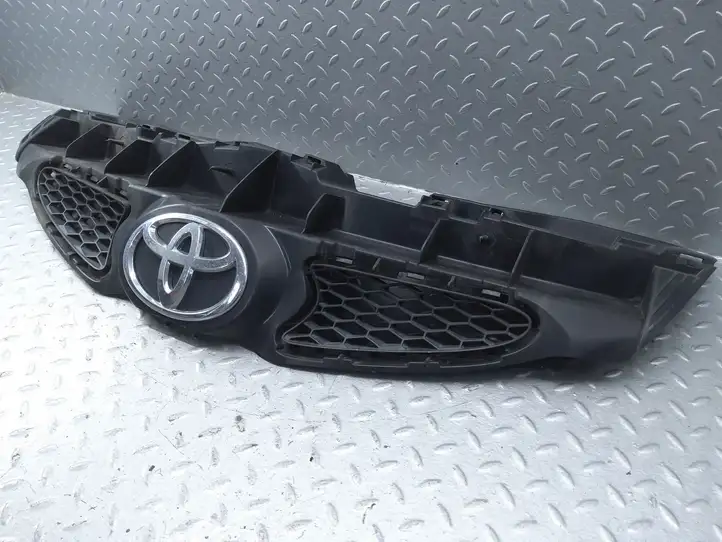 Toyota Aygo AB10 (2005 - 2008) 531110H010 Верхняя решетка радиатора — фото 1