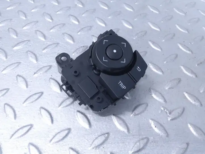 Toyota RAV 4 (XA40) (2012 - 2018) 75E566 Кнопки на рулевом колесе — фото 1
