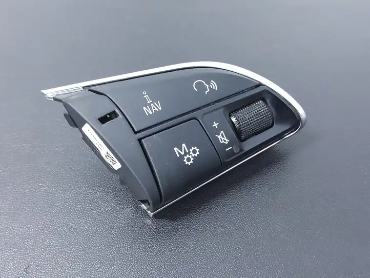 Audi A8 S8 D4 4H (2010 - 2014) 4H0951523J Кнопки на рулевом колесе — фото 1