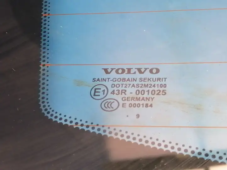 Volvo S40 (2007 - 2012) 001025 Заднее стекло — фото 3