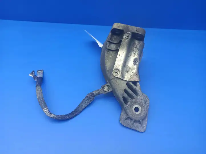 BMW 3 E90 E91 (2005 - 2012) 13807410 Кронштейн двигателя — фото 5