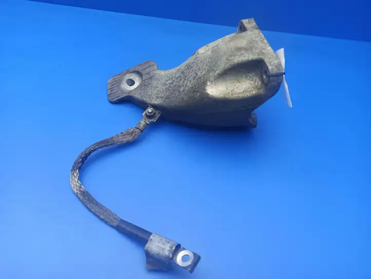 BMW 3 E90 E91 (2005 - 2012) 13807410 Кронштейн двигателя — фото 7