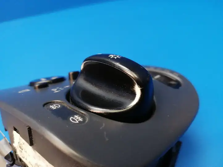 Mercedes-Benz C W203 (2000 - 2007) A2035450604 Включатель фонарей — фото 3